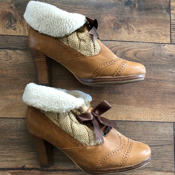 FIN Heel Ankle Booties 9 - Picture 4 of 6